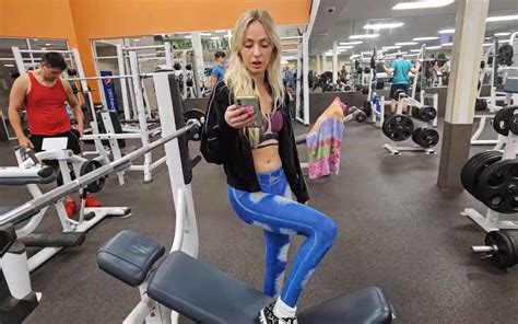 natalie retnolds leaks|Streamer ripped for wearing body paint at gym while nude